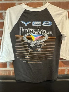 Vintage YES 90125 World Tour 1984 Black Rock Band T-Shirt Mackler Sparkomatic M - Picture 1 of 8