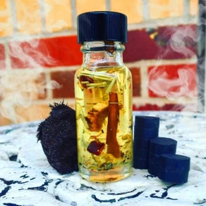 LOVE CRYSTAL INFUSED OIL BRING FORTH ROMANCE PASSION DESIRE COVEN OF CASSIA4 - Picture 1 of 2