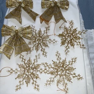 Christmas Craft Ornaments  Gold Color Bows Snowflakes Lot 7 - Picture 1 of 12