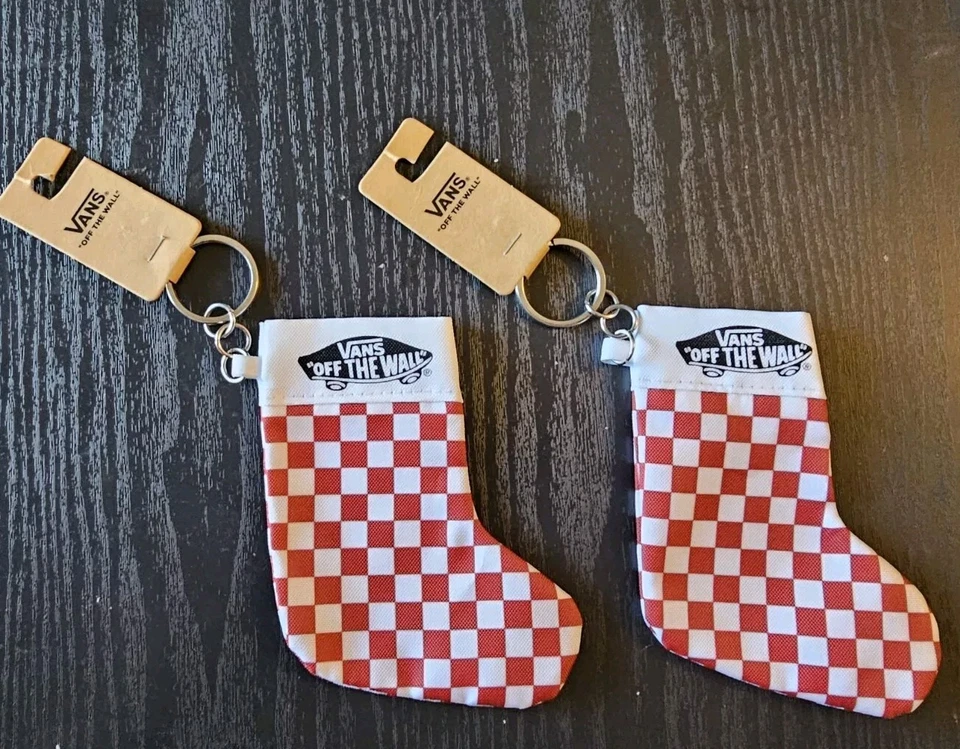2 Nuevas Vans Checkerboard Medias de Navidad Llavero Patinador Portatarjetas de Regalo RARO Foto 1 de 1