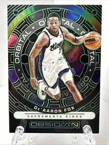 De'Aaron Fox 2023-24 Panini Orbitale Orbitale Orbitale Viola Alluvione 03/25 - SP - Foto 1 di 3