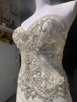Casablanca Bridal “Willow” 2251 Size 8 (2/4 Street Size) - Image 1 of 4