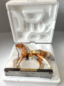 Figura Enesco Trail of Painted Ponies Sin usar, en caja certificado de autenticidad '10 Little Brave 1E/1324 Kilhoff - Imagen 1 de 13