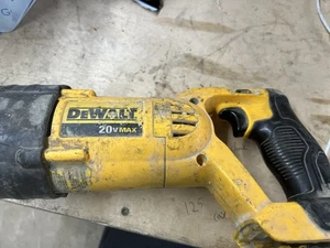20V RECIP FOR PARTS OR REPAIR ONLY DCS380B LOT 98 - Picture 1 of 4