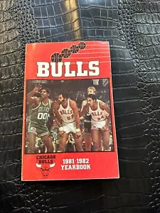 1981-1982 CHICAGO BULLS - NBA Basketball Media Guide - Picture 1 of 1