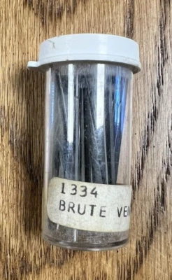 De colección #1334- Barrie Rocky Mountain Brute Cabezales Anchos Ventilados 12 Hojas Extra NUEVO Foto 1 de 2