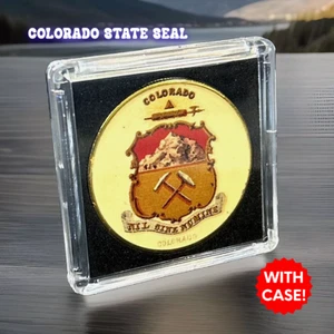 Moneda COLORADO State Seal Challenge Coloreada EE. UU. ¡CON EXHIBICIÓN! ¡NUEVO! - Imagen 1 de 5