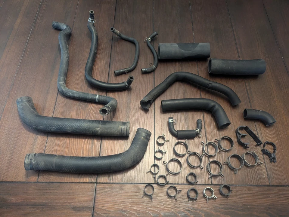 二手丰田 MR2 Spyder 散热器 冷却液 软管 热罩和夹具 捆绑出售物品 — 第 1/4 张图片