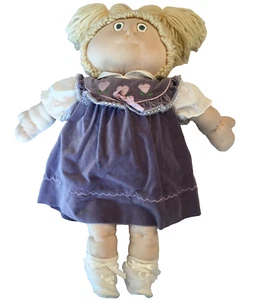 BAMBOLA BAMBINA SCULTURA MORBIDA FATTA A MANO VINTAGE ANNI 80 21" BIONDA OCCHI AZZURRI VESTITI - Foto 1 di 24