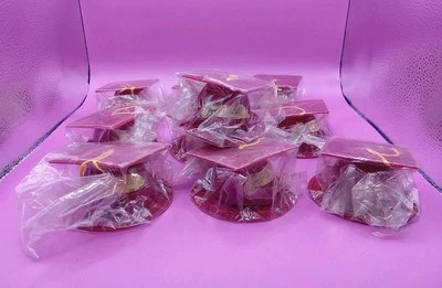 🎓 TAPA DE GRADUACIÓN 🎓 Lote de adornos para pasteles (10 incluidos) granate y dorado, plástico nuevo en stock   Foto 1 de 4