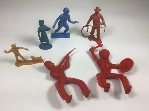 Vintage Lot Cowboys & Indians & Other Figures Plastic Toys 2-3.5" - Picture 1 of 8