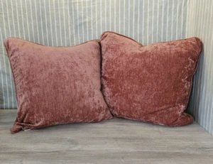 Pair of 18" Stratford Home "Waterfowl" Filled Salmon Colored pillows - Picture 1 of 10