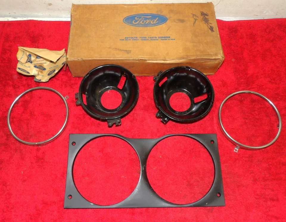 Mercury Cougar XR7 XR7-G GT-E 1967 1968 NOS LH faro puerta cubo anillo kit Foto 1 de 4