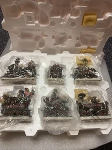 The Boyds Bear Christmas Train 6 Cars BoydsXpress Railway Set Danbury Mint - Picture 1 of 22