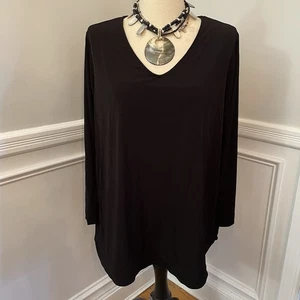 Túnica para mujer Susan Graver 2XP Petites Top negro tejido líquido cuello en V bojo elástico - Imagen 1 de 8