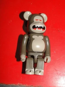 BE@RBRICK Serie 9 Secret Amos King Ken James Jarvis por Medicom 100% Bearbrick - Imagen 1 de 2