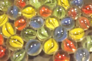 COLLECTORS MARBLES 40 X SMALL 0.6" 16mm MIXED RED YELLOW BLUE GREEN CATS EYES - Picture 1 of 3