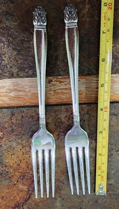 LOT OF 2 HOLMES & EDWARDS c1938 DANISH PRINCESS 👸 SILVERPLATED DINNER FORKS 🍽 - Picture 1 of 5