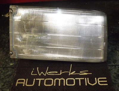 87-89 OEM Toyota HiAce Van YH51 Koito corner light lamp lens assembly 28-27 R DV - Image 1 of 4