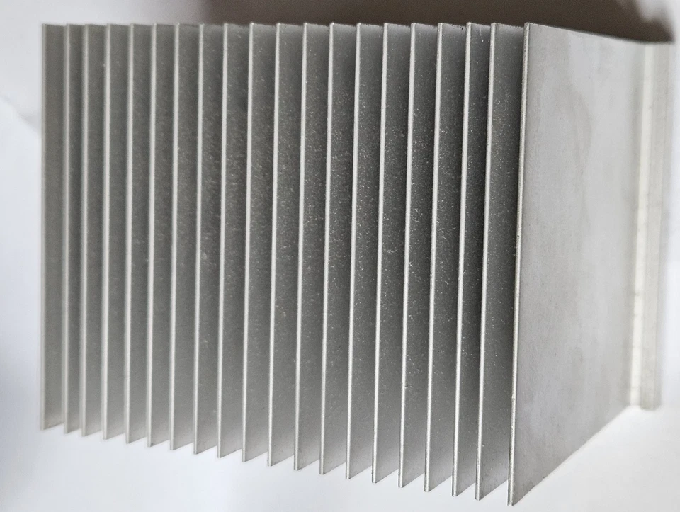 Dell 7R228 CPU heatsink - Image 1 of 4