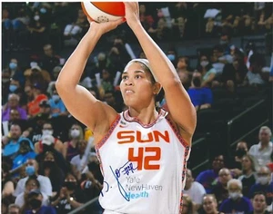 BRIONNA JONES Signed 8 x 10 Photo WNBA Basketball CONNECTICUT SUN Free Shipping - Picture 1 of 1