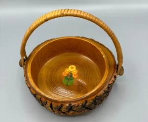 Vintage Live Edge Nussschale mit Henkel rustikal mit Rinde und bemalten Blumen - Bild 1 von 11