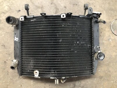 Intercambiador de radiador de refrigeración del motor Yamaha YZFR6 YZF R6 03 04 R6S 06 07 08 09 OEM Foto 1 de 3