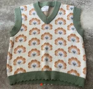 Zara Sweater Vest Girls Floral Never Worn age 9-10 yrs Teen Scallop Flower Olive - Picture 1 of 4