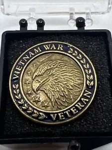 Vietnam War Veteran Label Pin - Picture 1 of 3