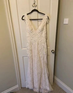 Romantic Chantilly Lace Gown with Beaded Lace Appliques, V-Neck and Deep V-Back - Picture 1 of 6