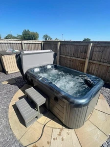 NEW DUAL LOUNGER+ 3 SEAT LUXURY HOT TUB AMERICAN BALBOA 13AMP 32amp SPA IN STOCK - Picture 1 of 10