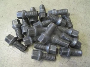 20 Radschrauben Audi A3 A4 A5 A6 VW Golf Touran Passat Schrauben Kugelbund 14mm - Bild 1 von 1