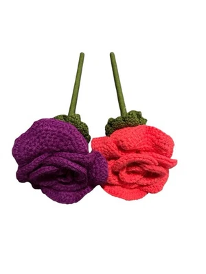 NUEVO Hecho a Mano Crochet Flores Artificiales Madera Tallo 2 ROSAS ROSA PÚRPURA Foto 1 de 4