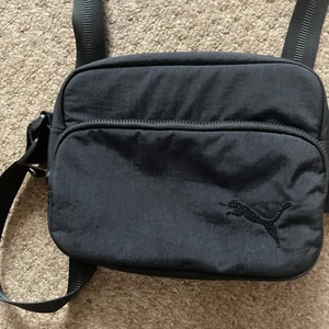 Puma Bag - Picture 1 of 4
