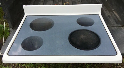 Frigidaire 30"" Cocina Tapa de Vidrio con 4 Quemadores Estufa FEF366CSE Eléctrica Foto 1 de 4