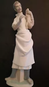 Retired First Edition Lladro "Obstetrician" Blue/Black Trademark with no accent - Picture 1 of 13