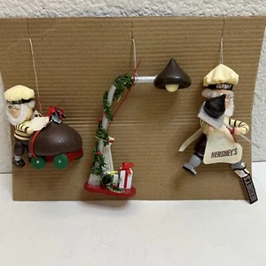 (3) Hersheys De Colección 1992 Kurt Adler Madera Navidad Elfo Caramelo Beso Adorno Nuevo de Lote Antiguo - Imagen 1 de 11