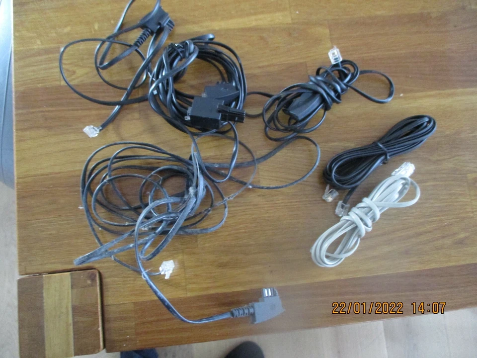 div. Telefonkabel Routerkabel RJ11 RJ45 TAE-F Kabel DSL VDSL ISDN FAX Telefon - Bild 1 von 1