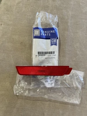 2011-2015 Chevrolet Camaro Left  LH REAR Side Marker Light Lamp 92246253 OEM NEW - Image 1 of 4