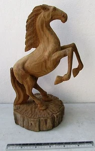 Realista Caballo de Madera de Teca Dorada Somsak Meewan - Imagen 1 de 9