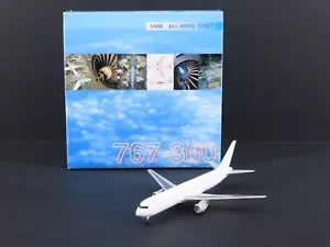 1:400 Dragon Wings 57006 Die-Cast All White Series Boeing B767-300 Aircraft - Picture 1 of 15