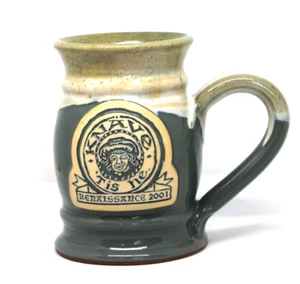 Taza Tankard Stein 2001 Deneen Renaissance "Knave 'tis He" cerámica verde - Imagen 1 de 7