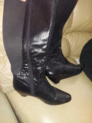 Botas hasta la rodilla Lane Bryant negras imitación piel de serpiente pantorrilla ancha cuña talla 11W Foto 1 de 4