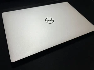 Dell XPS 13 9340– Ultra 7 | 64GB RAM | 1TB SSD | QHD+ Touch | Wie neu - Bild 1 von 11