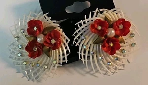 Orecchini clip rossi e bianchi con strass anni 50 vintage plastica morbida fatti a mano - Foto 1 di 3