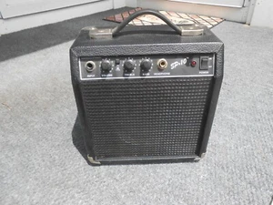 Squier SP-10 Fender Electric Mini / Portable Guitar Amplifier 22Watts / 120-6oHz - Picture 1 of 5