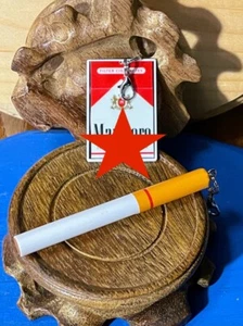 Lote de dijes - cigarrillos y paquete de rojos - para llaveros complementos y tirones con cremallera - Imagen 1 de 6