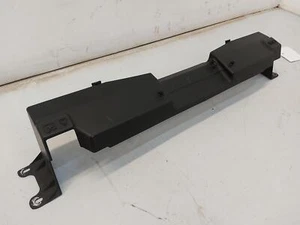 04 CADILLAC XLR Upper Radiator Support Cover *Damaged Mount* 10442897 - Picture 1 of 8