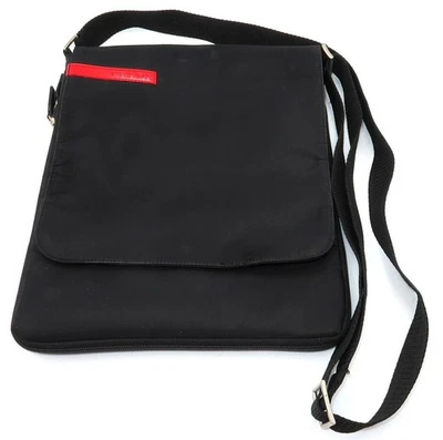 Elegante Bolso Mensajero PRADA Minimalista Negro Nylon, Sello Rojo, Ajustable, 12" Foto 1 de 4