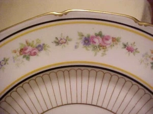 ROYAL DOULTON 10.25" PLATE w/ PINK ROSES for ARTHUR EVERTS CO, DALLAS TEXAS - Picture 1 of 4